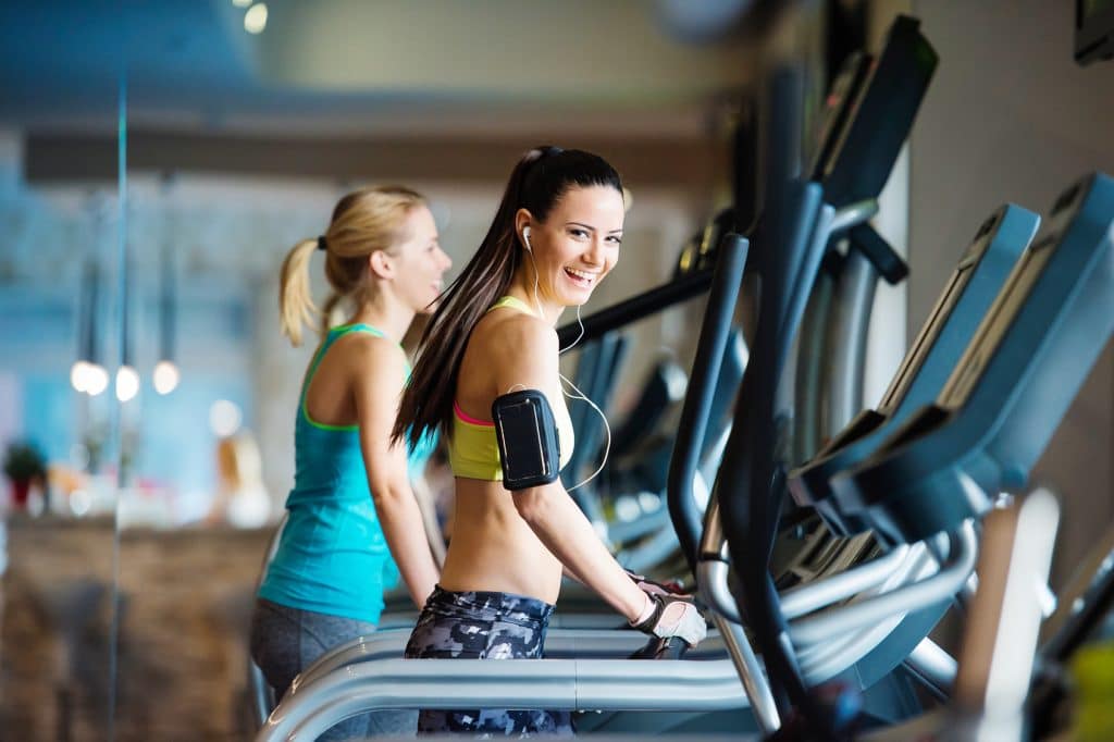 women on treadmill trying to lose weight