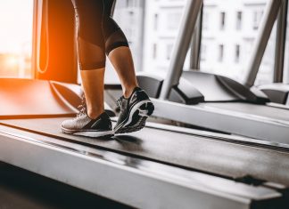 running on treadmill technique