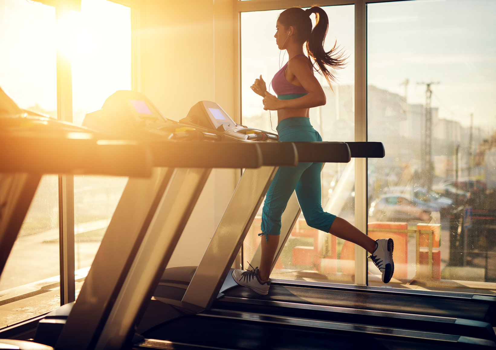women running on treadmill for first time